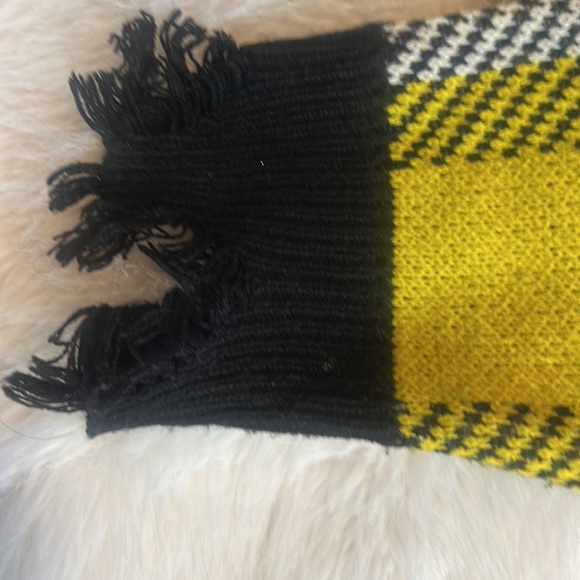 Sweater - Picture 3 of 13